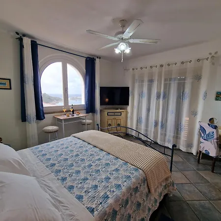 Giulia Sea View 4*